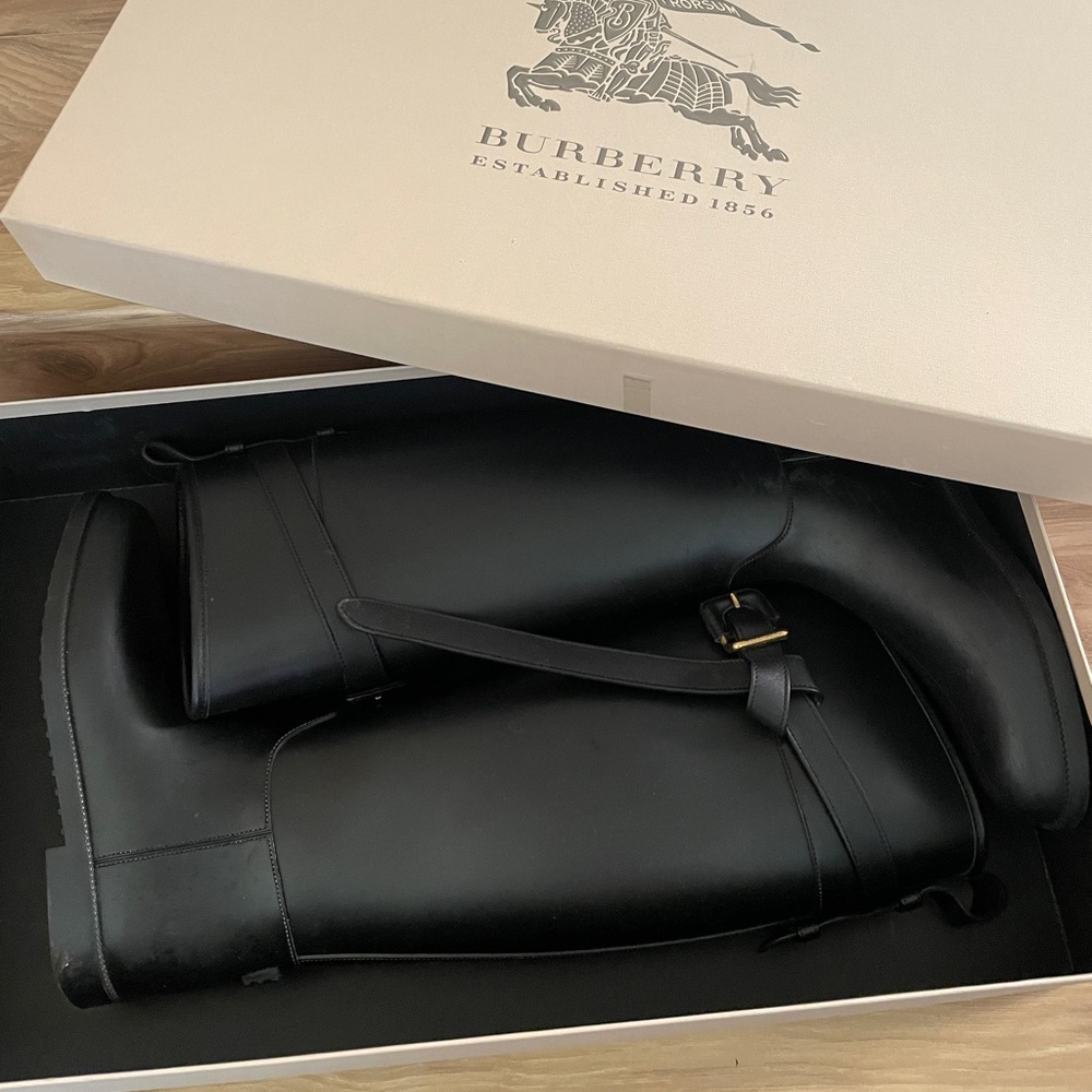 Burberry Equestrian style Tall Rainboots